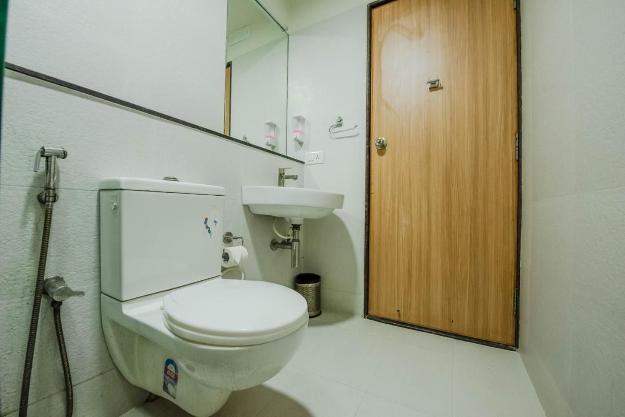 Siesta Bellandur Hotell Bangalore Exteriör bild