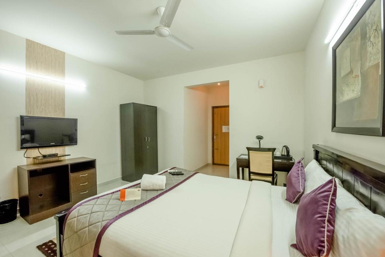 Siesta Bellandur Hotell Bangalore Exteriör bild
